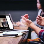 Cara Kamera Zoom Tidak Mirror di HP dan Laptop Cara Kamera Zoom Tidak Mirror di HP