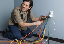 Langkah Mudah Merapikan Kabel yang Berantakan di Rumah Langkah Mudah Merapikan Kabel yang Berantakan di Rumah