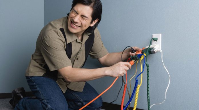 Langkah Mudah Merapikan Kabel yang Berantakan di Rumah Langkah Mudah Merapikan Kabel yang Berantakan di Rumah