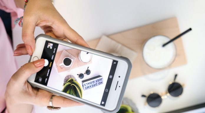 5 Pilihan Aplikasi Penyadap Kamera yang Recommended Aplikasi Penyadap Kamera