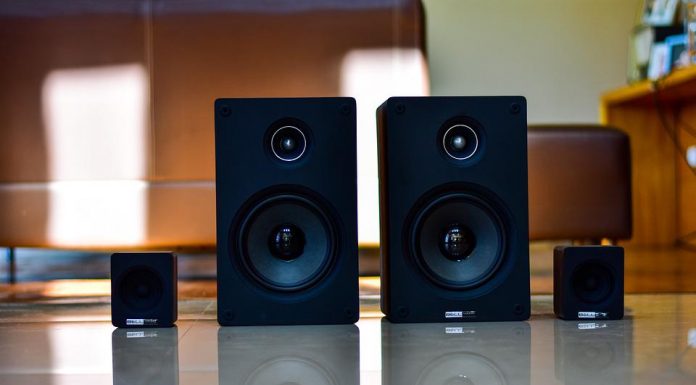 Cara Menyambung Kabel USB ke Speaker Aktif Untuk Mendengarkan Musik Cara Menyambung Kabel USB ke Speaker Aktif